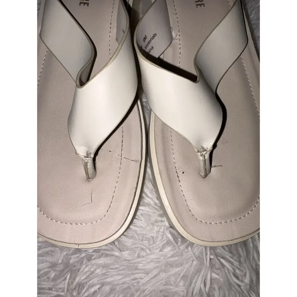 Cushionaire “Pippin” Women’s 8 Ivory Platform Flip Flops. Memory Foam. Grt Pair